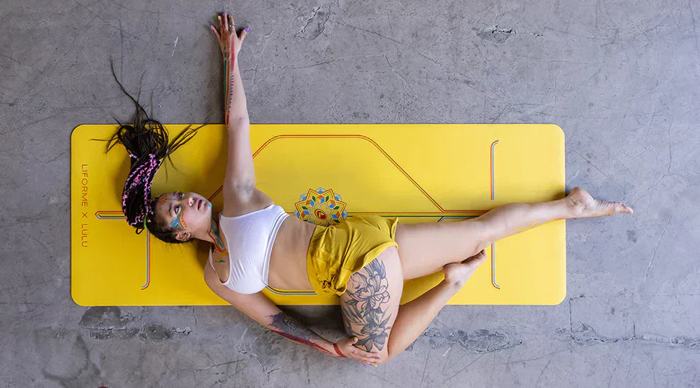 How to Do Supine Spinal Twist (Supta Matsyendrasana)