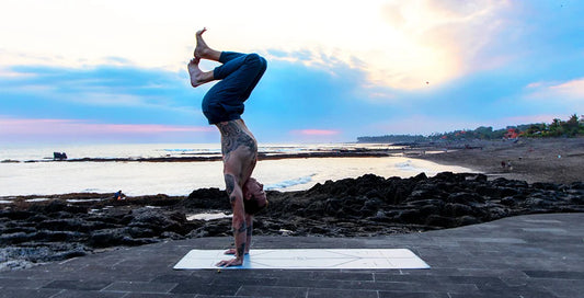 Yoga Teacher Mark Das Says You Can Learn to Handstand Online