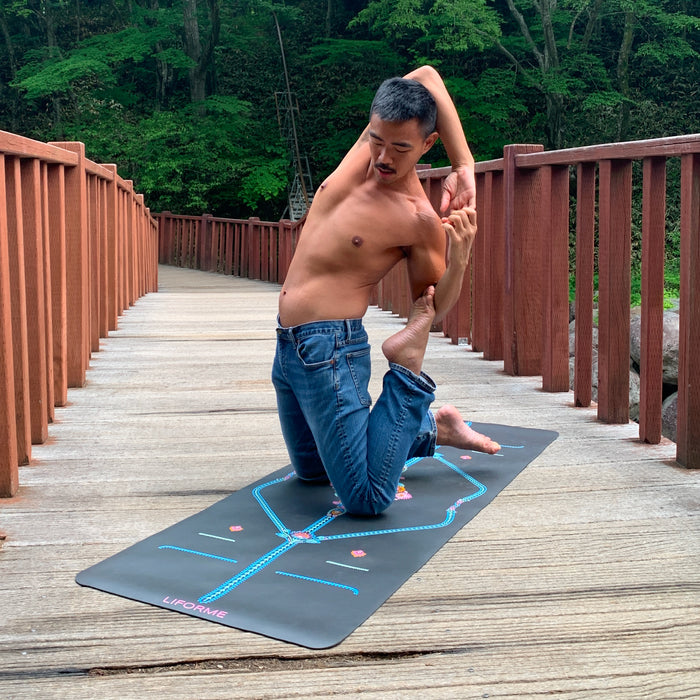 «Casi perfecta» Mindful Garden Gris Esterilla de yoga de viaje