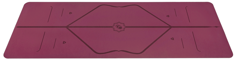 Side view of the alignment cues of the dusk blue Liforme Yoga mat
