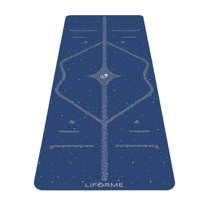 Liforme Magic Galaxy Tapis de yoga - Argent montrant une vue de face, Bleu coloris avec AlignForMe® alignement de la posture et surface écologique antidérapante