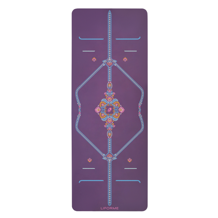 Front view of the alignment design of the Olive Liforme Mindful Garden Yoga mat
