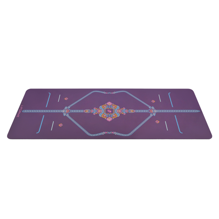 Side view of the alignment design of the Olive Liforme Mindful Garden Yoga mat
