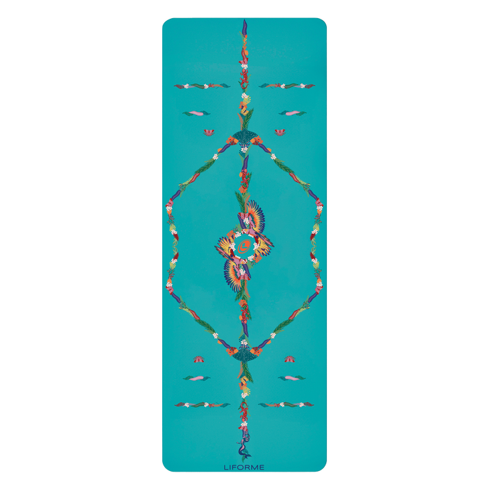 Front view of the alignment design of the Aqua Teal Liforme Yoga mat
