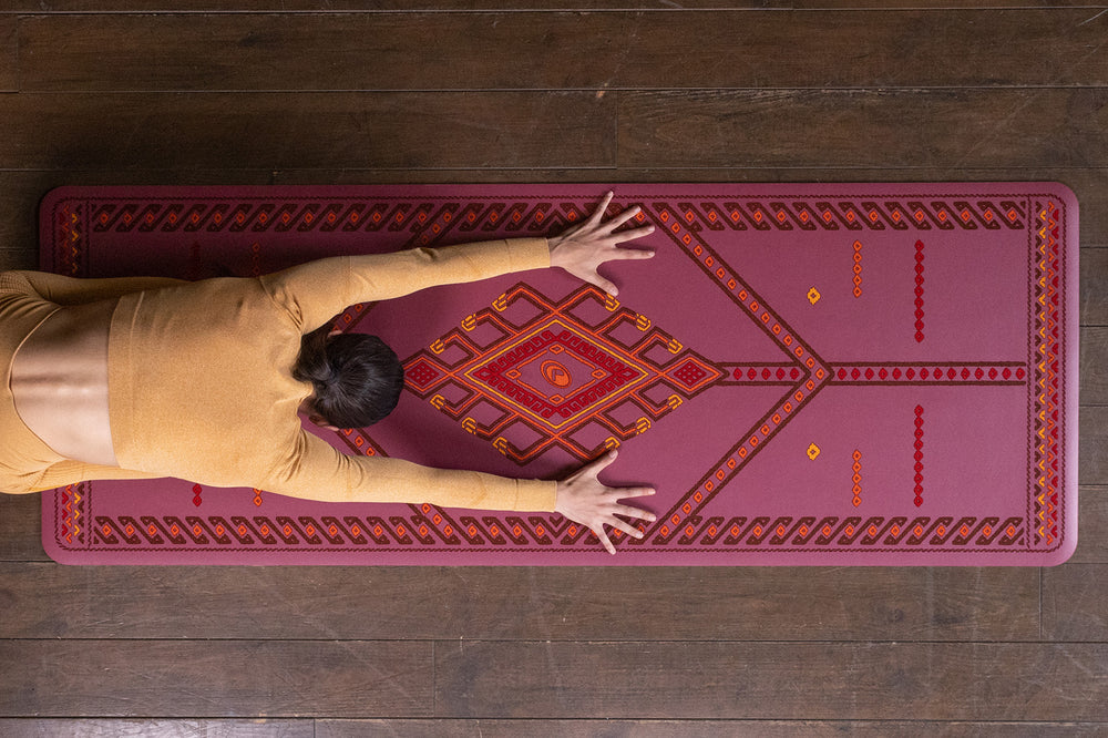 Liforme Majestic Carpet Yoga Mat - Maroon | Unrivalled Grip & Alignment  System