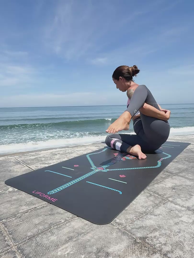 Video of the Mindful Garden Liforme Yoga Mat Grey